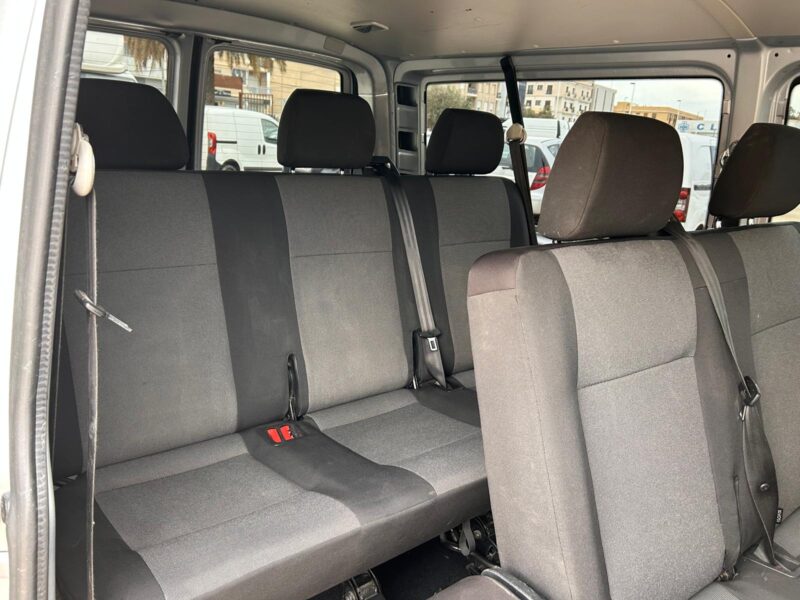 VOLKSWAGEN TRANSPORTER 2.0 9 plazas