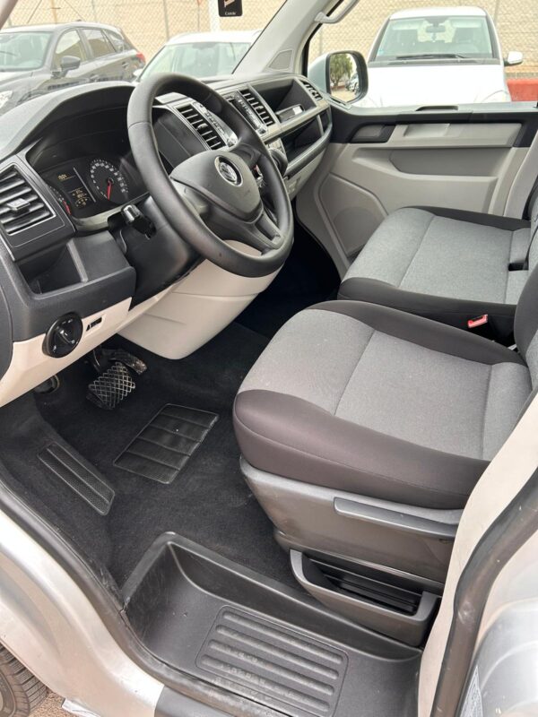VOLKSWAGEN TRANSPORTER 2.0 9 plazas